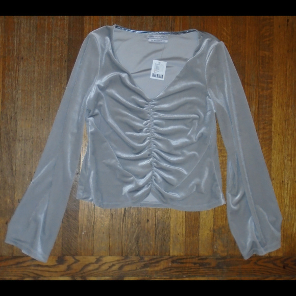 UO Marie Cinched V-Neck Velvet Top Silver - Picture 3 of 4